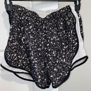 Nike Short Sz: M Color: Speckled Black and White